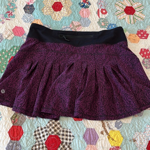 Lululemon tennis skirt - Picture 2 of 4